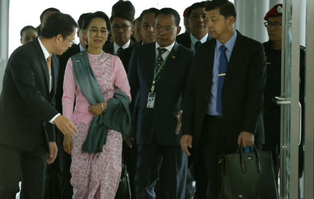 Aung San Suu Ki Visits troubled diaspora in Thailand