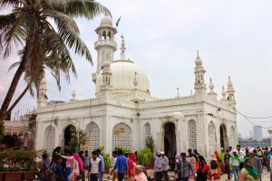 Women's Entry must be allowed in Haji Ali Dargah's Inner Sanctorum: Bombay High Court