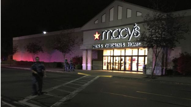 Three Dead in Cascade Mall Shooting in Burlington (Washington), Suspect at Large 
