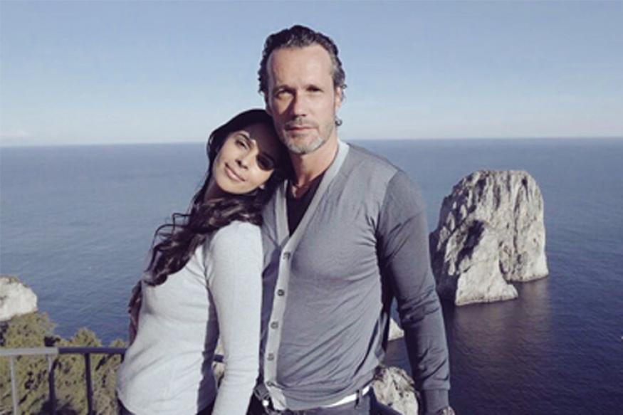 Mallika Sherawat desires to have baby with her  French Boyfriend 