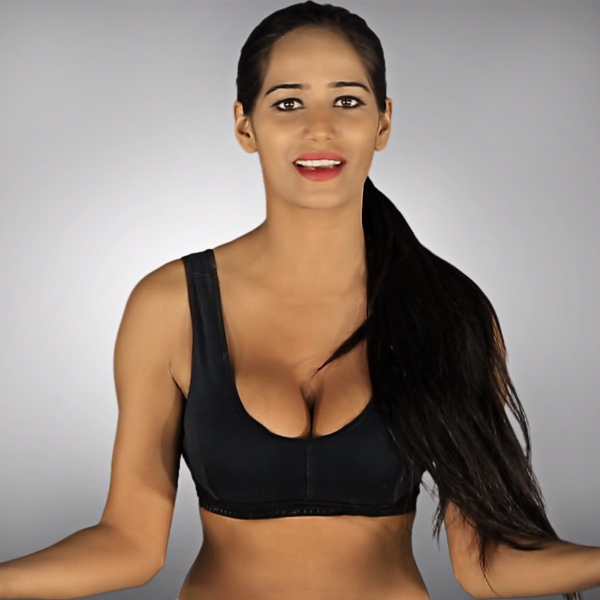 Poonam takes off her clothes, video goes viral