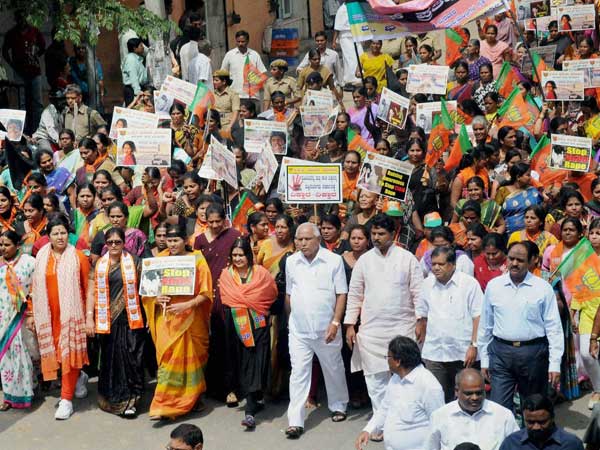 BJP stages protest, Tipu sultan jayanti in Karnataka, Police detained BJP wrokers, protest in Karnataka,India, Politics