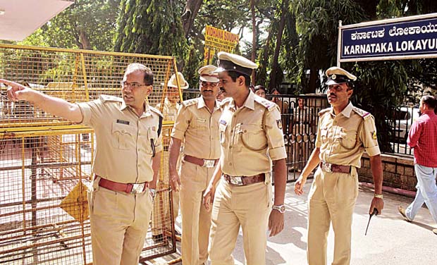 BJP stages protest, Tipu sultan jayanti in Karnataka, Police detained BJP wrokers, protest in Karnataka,India, Politics