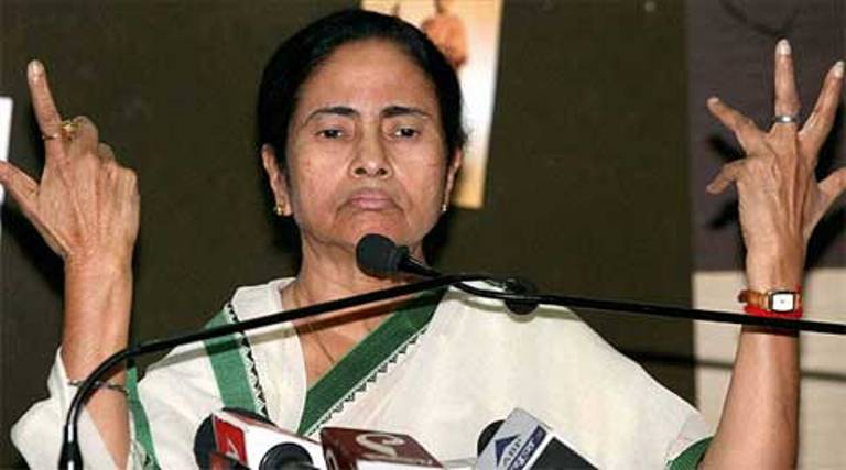 Mamata Banerjee as a "Poet" slams PM Modi against demonetization in her Poem