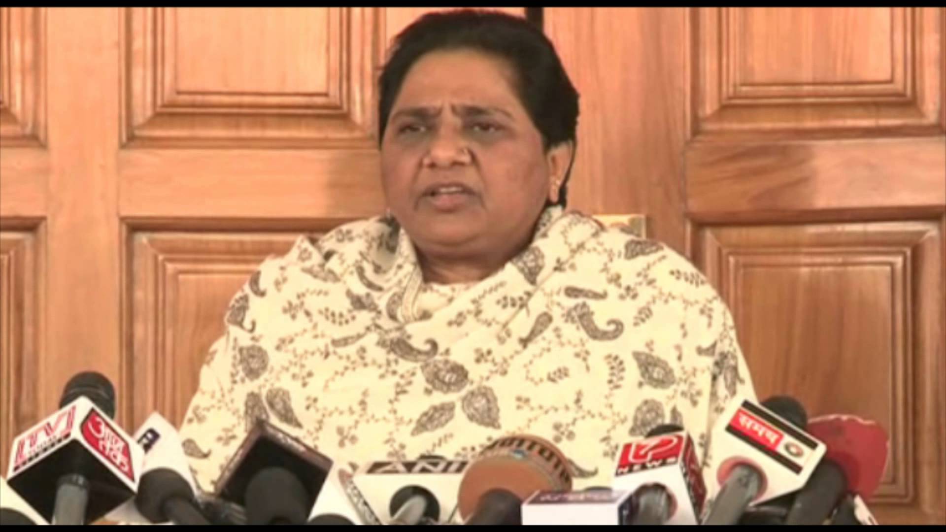 PM Modi move is Economic Emergency in the Country, says Mayawati after loses 1500 crore