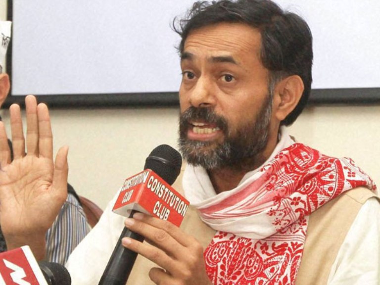 Yogendra Yadav Explanation to bank for delay in depositing old notes goes viral on social media