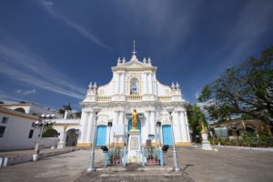 churches-of-pondicherry_blue-and-white-3