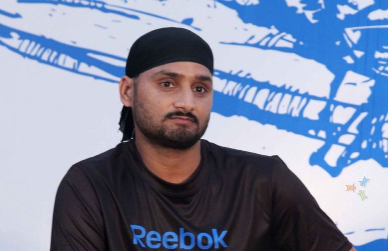 Cricketer Harbhajan Singh clears- I am not going to join any Political party
