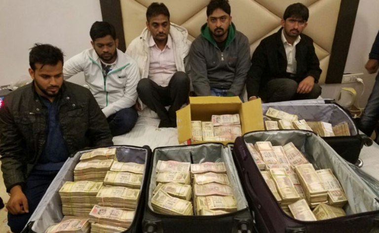IT Raids in Delhi Hotel, seizes over 3.25 core in banned currency notes