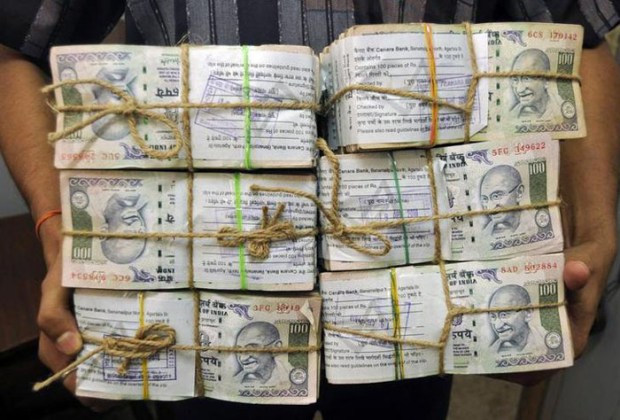  I-T officials yield Rs 13.48 crore during a raid on Delhi lawyer