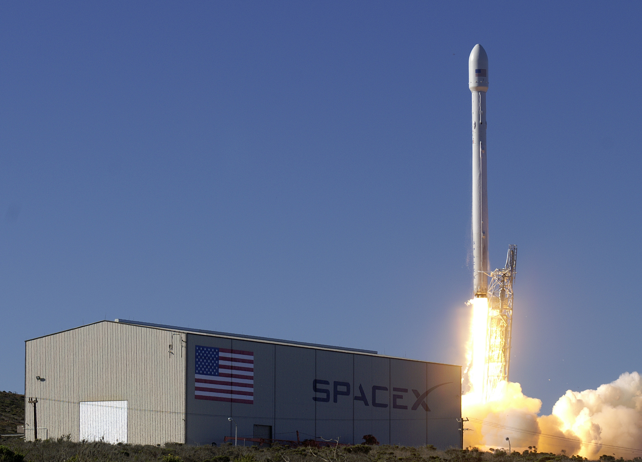 SpaceX Falcon 9 Rocket Successfully Launched after Florida Explosion