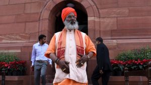 EC showcause notice to Sakshi Maharaj on his inflammable remarks, seeks reply by Wednesday Morning