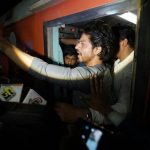 SRK By Rail: One killed and several injured as he reaches at Vadodara Station to promote "Raees"