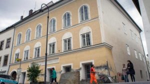  Hilter lookalike nabbed in Austria