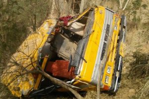 Himachal Pradesh: In a horrifying bus accident occurred in Mandi district Himachal Pradesh which 25 school children were injured on Friday. The bus was skidded off the road and fell into the 25-meter deep gorge, said police.