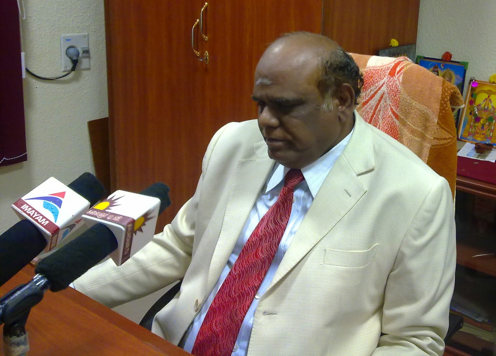  Justice Karnan: Supreme Court issued bailable warrant against him Justice Karnan: Supreme Court issued bailable warrant against him