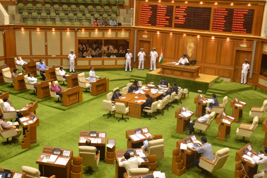 Goa Government: Congress walks out as Governor addresses the house