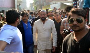 Bollywood Actor Sanjay Dutt again traps in legal trouble as a journalist files case against him