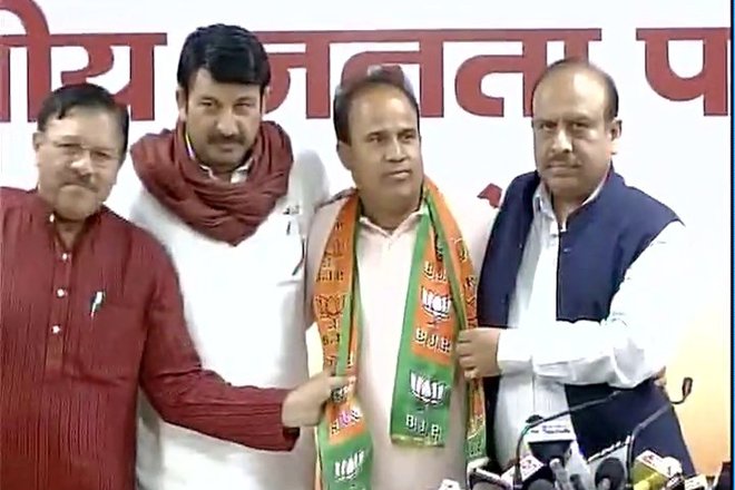 AAP MLA Ved Prakash Joins BJP and would resign from government-run bodies