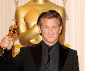 Sean Penn gifts his oscar to Ukraine president