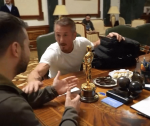 Sean Penn Gift His Oscar to Ukrainian President